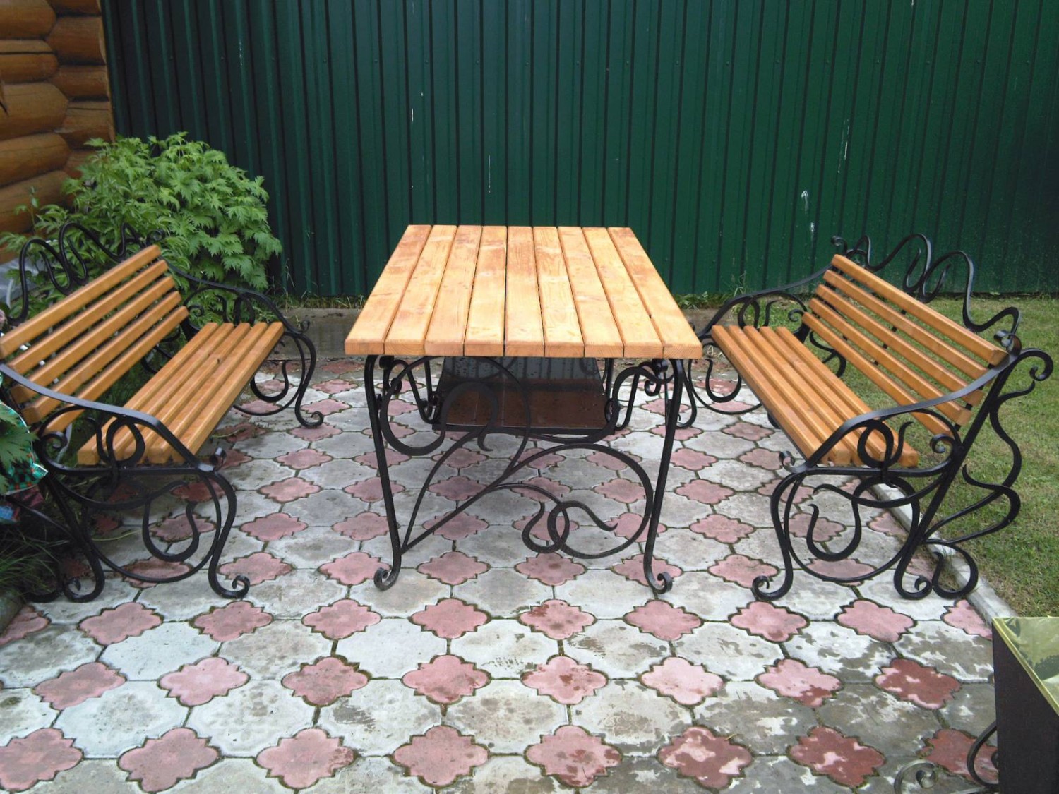 Садовые столы и скамейки из металла